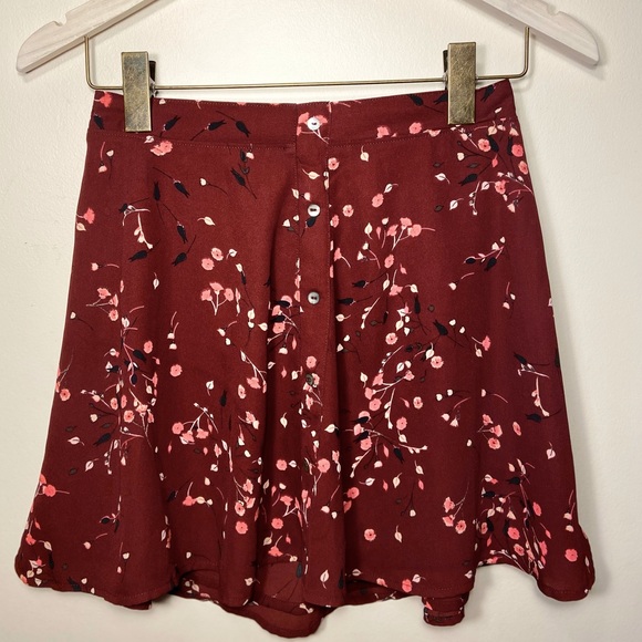 🌻2/$12 EXPRESS XS MAROON FLORAL SKIRT - LIKE NEW - Picture 2 of 7